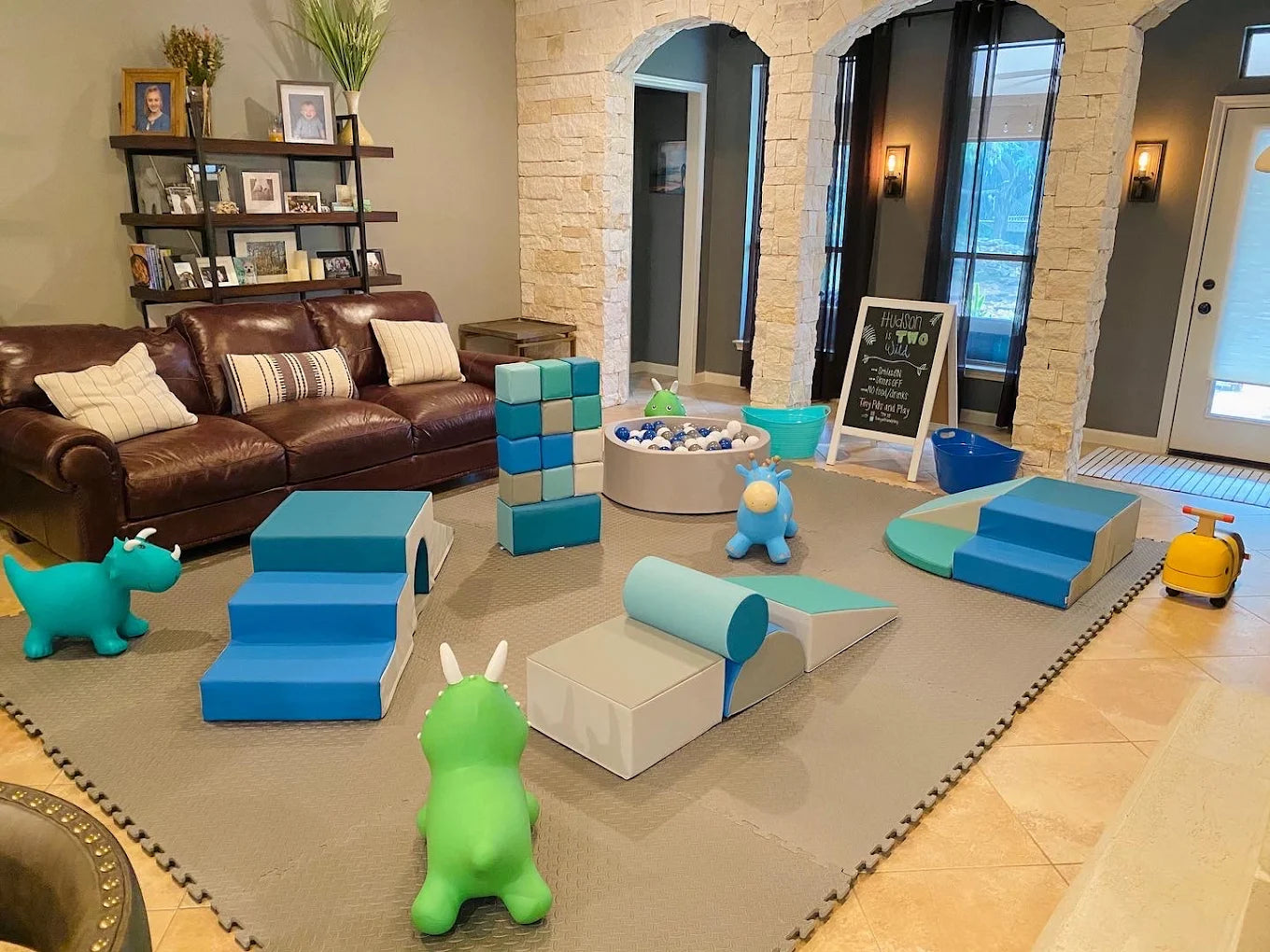 Tiny Pits and Play Indoor Play Place - Houston